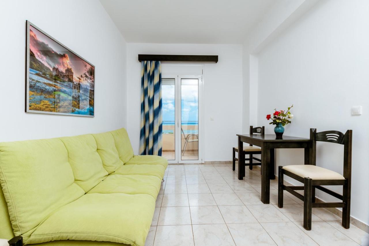 Asterina Seaside Apartments Калівес Екстер'єр фото